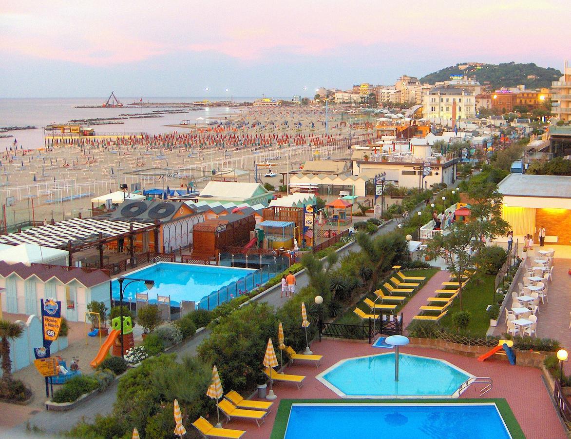 Hotel London Cattolica Exteriér fotografie